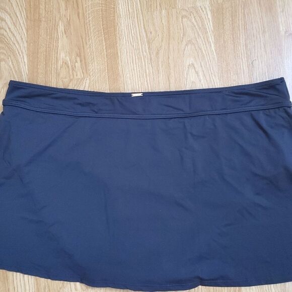 Anne Cole Plus Size Swim Skirt size 24W in Black. - Picture 7 of 13